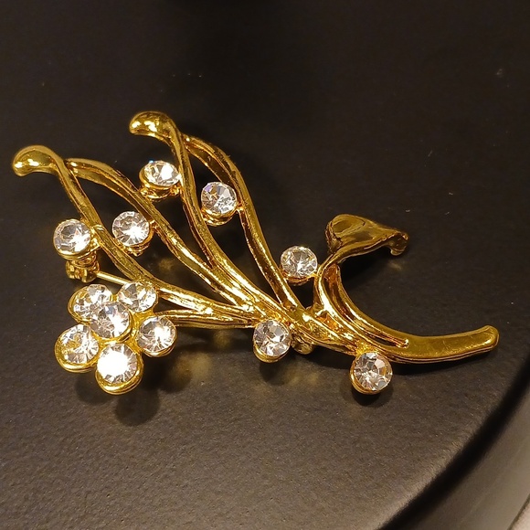 Rhinestone Goldtone Floral Brooch Pin Jewelry - Picture 3 of 7